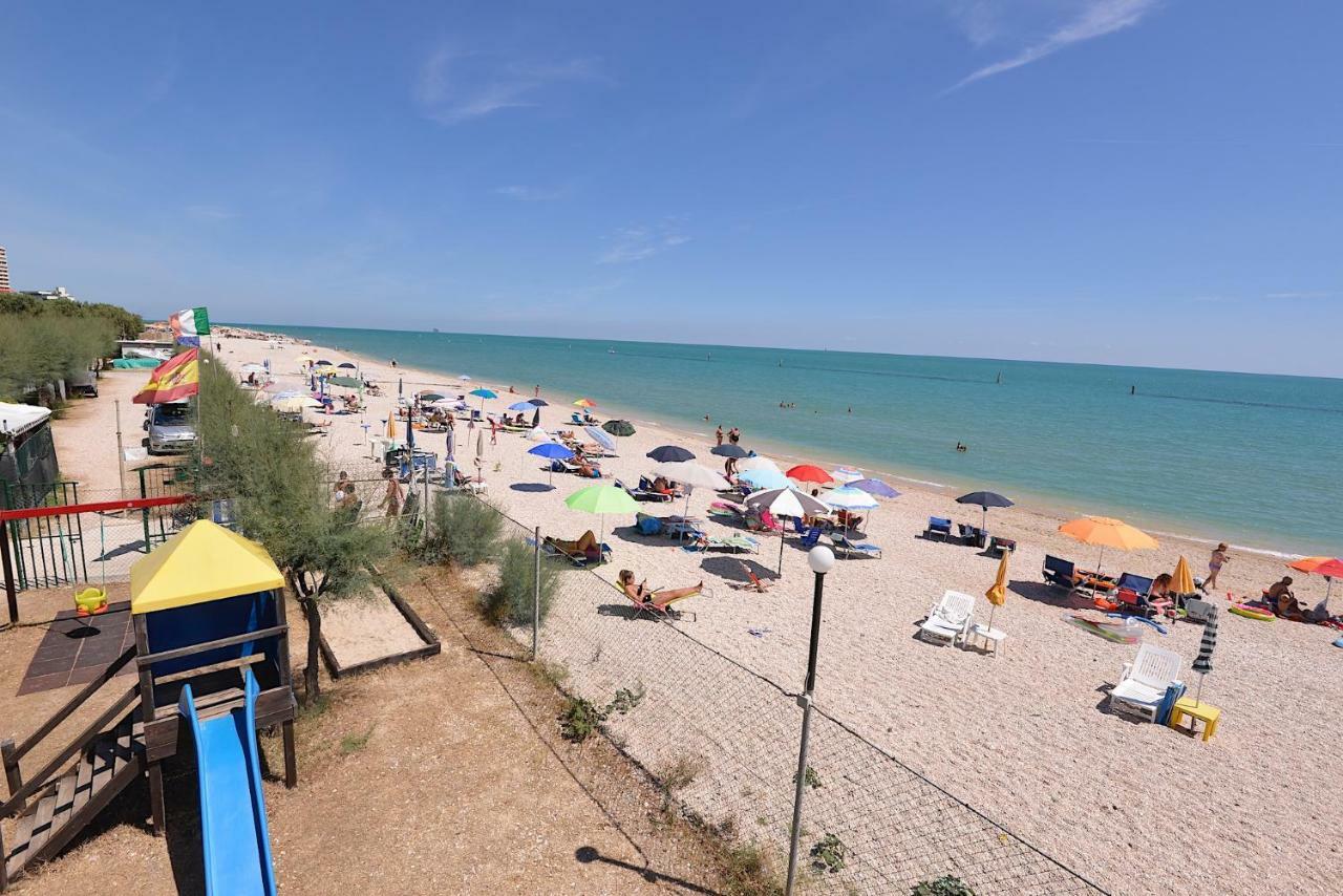 Camping Tre Archi Лідо-ді-Фермо Екстер'єр фото
